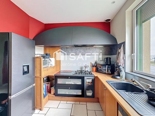 MAISON BRESSUIRE CENTRE-VILLE 156 M2