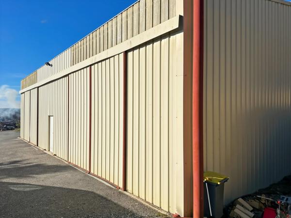 Dpt Gers (32) - à vendre proche de AUCH bâtiment de 240 m2 et terrain constructible de 3000 m2