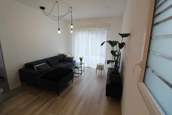 85000 -La ROCHE sur YON plein centre ville, dans résidence avec ASCENCEUR, Appartement T2 avec TERRASSE, PARKING et CAVE sécurisés