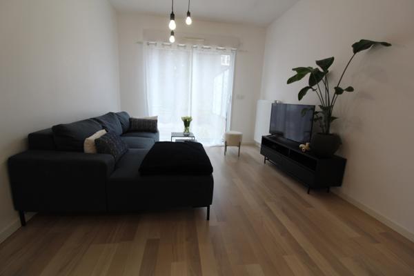 85000 -La ROCHE sur YON plein centre ville, dans résidence avec ASCENCEUR, Appartement T2 avec TERRASSE, PARKING et CAVE sécurisés