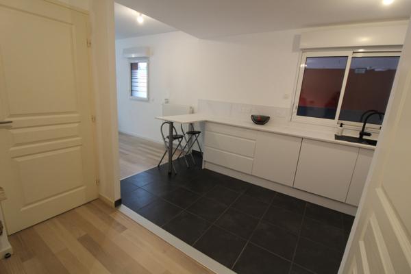 85000 -La ROCHE sur YON plein centre ville, dans résidence avec ASCENCEUR, Appartement T2 avec TERRASSE, PARKING et CAVE sécurisés