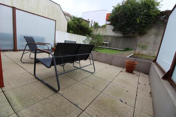 85000 -La ROCHE sur YON plein centre ville, dans résidence avec ASCENCEUR, Appartement T2 avec TERRASSE, PARKING et CAVE sécurisés