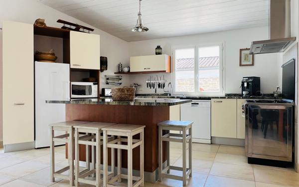 Maison à vendre    5 pièces •  Le Bois-Plage-en-Ré