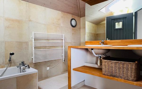 Maison à vendre    5 pièces •  Le Bois-Plage-en-Ré