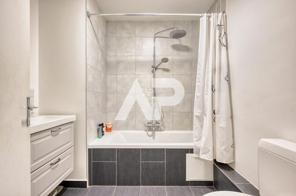 CHAVILLE - Dernier étage appartement de 5 pièces - Rare opportunité ! €575 000 ** - Référence 616-C