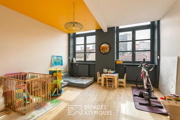 Maison ancienne avec jardin et piscine