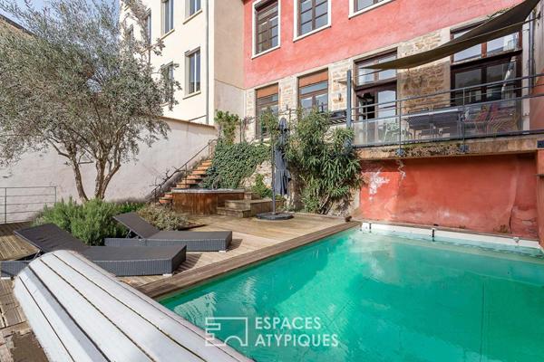Maison ancienne avec jardin et piscine