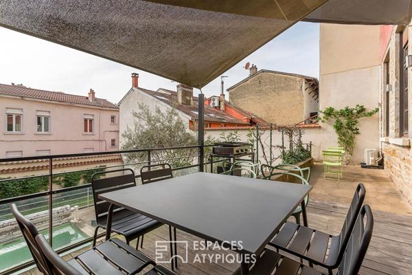 Maison ancienne avec jardin et piscine