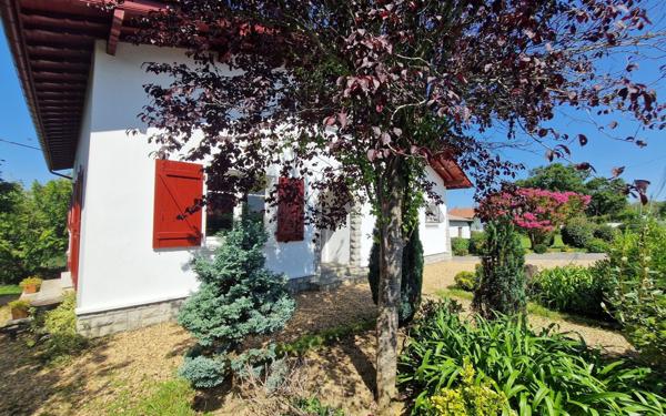 Maison à vendre    8 pièces •  Arcangues