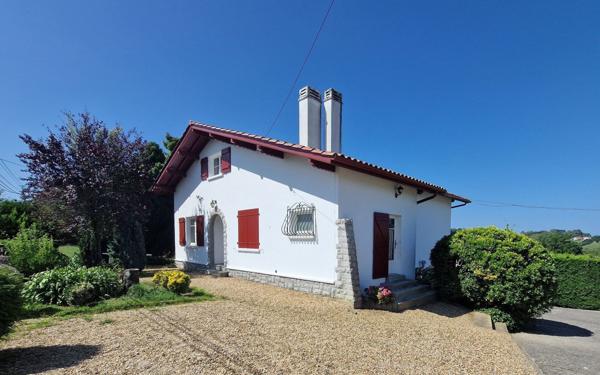 Maison à vendre    8 pièces •  Arcangues