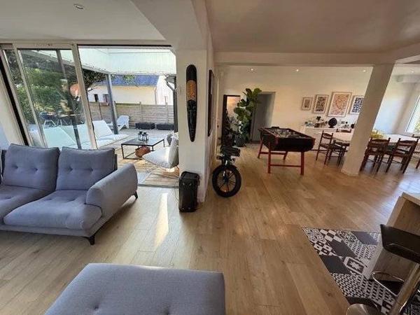 ELEGANTE MAISON RENOVEE, A 10 MM A PIED DE LA PLAGE