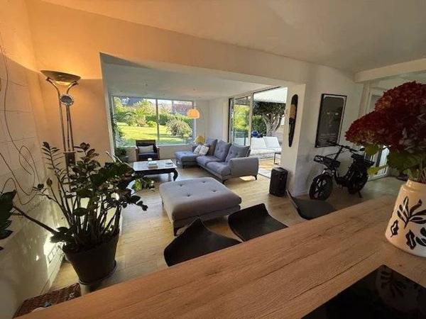 ELEGANTE MAISON RENOVEE, A 10 MM A PIED DE LA PLAGE