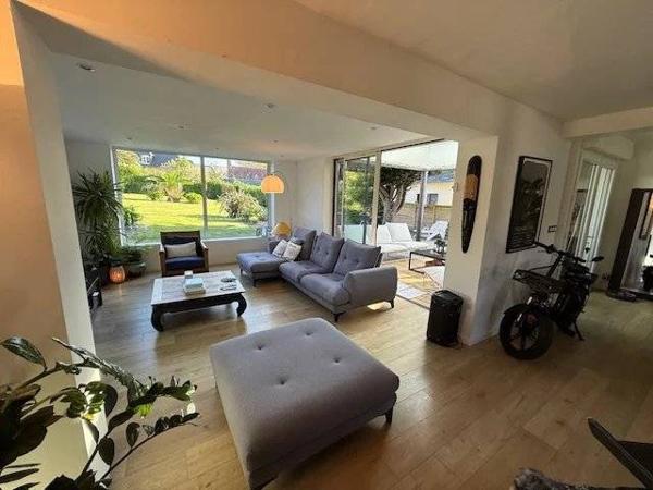 ELEGANTE MAISON RENOVEE, A 10 MM A PIED DE LA PLAGE