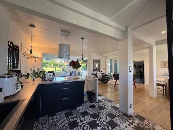 ELEGANTE MAISON RENOVEE, A 10 MM A PIED DE LA PLAGE