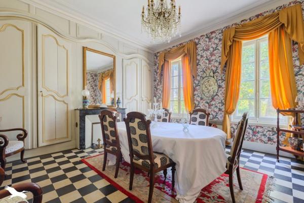 Maison à vendre 599 900 € Coutras 18 p 621 m² DPE E