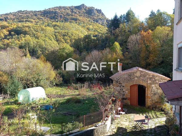 Ensemble immobilier avec jardin