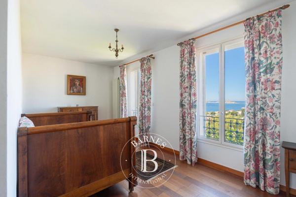 Marseille 7ème, Maison 6 Chambres -  377 m² à vendre