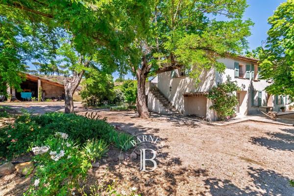 Vidauban, Propriété viticole 8 Chambres -  450 m² à vendre