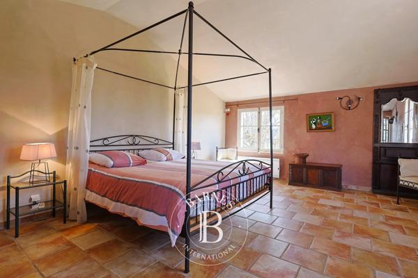 Vidauban, Propriété viticole 8 Chambres -  450 m² à vendre