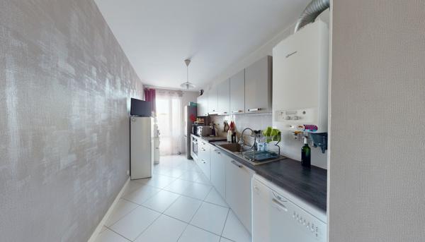 Appartement 3 pièces à vendre à Saint-Jean-de-Braye, 2 chambres, balcon, parking et cave