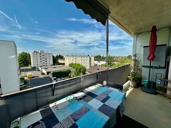 Appartement 3 pièces à vendre à Saint-Jean-de-Braye, 2 chambres, balcon, parking et cave