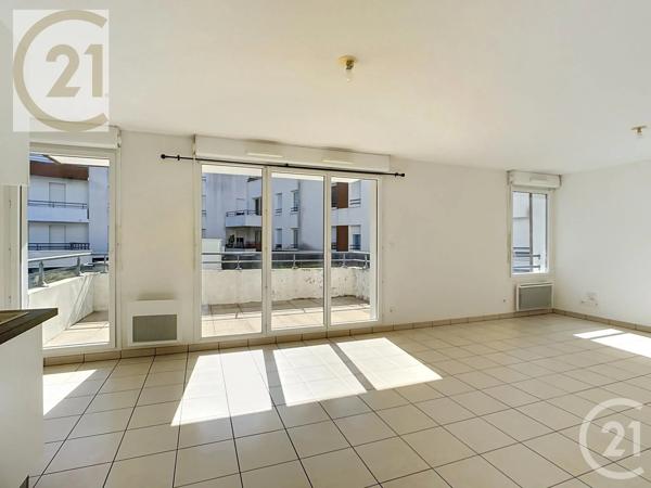 Appartement F3 à vendre  3 pièces - 69,71 m 2   NANTES  - 44