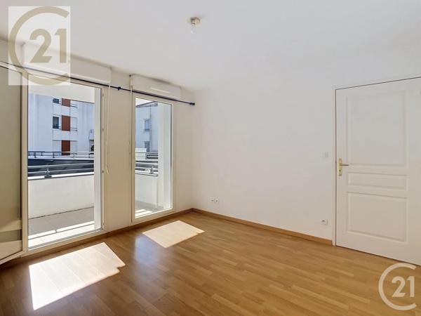 Appartement F3 à vendre  3 pièces - 69,71 m 2   NANTES  - 44
