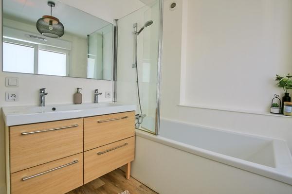 MAISON SEMI-MITOYENNE A MALO LES BAINS