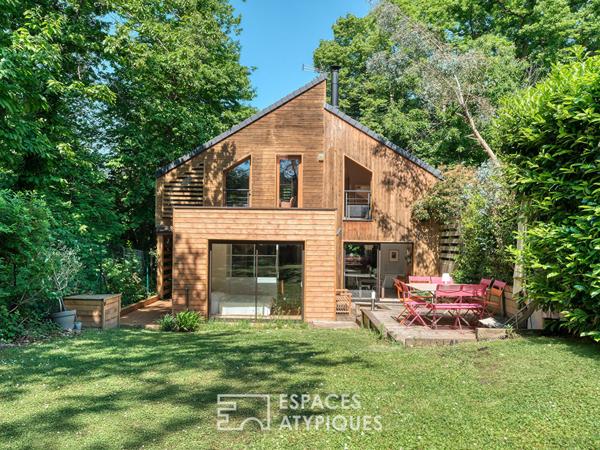 Maison d’architecte ossature bois en immersion dans la nature