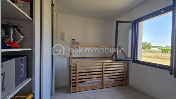 Venez vite découvrir ce magnifique bien située, dans un lieu dit, proche de BRUX 86, environnement calme, proche de la national 10 et à cinq minutes de couhé et commerces

Ce magnifique bien immobilier est composé:

REZ-DE-CHAUSSÉE :
- Entrée spacieuse, avec de nombreux rangement et dressing 
- Salon/séjour/ salle à manger de 57 m²
- Cuisine de 12 m², aménagée, fonctionnelle, ouverte  sur le salon, et équipée, avec îlot central, rangement, plaque, hotte, frigo américain, cave à vin.
- Deux chambres de 10 m² chacune avec placard.
- Salle d'eau
-Un wc séparé
- Un bureau
- Une suite parentale, grand dressing, salle d'eau et toilette, accès à la terrasse.
- Un grand garage avec buanderie, cellier et espace de rangement dans les combles au dessus du garage.

EXTÉRIEUR:
- Ce superbe bien immobilier est implanté sur une parcelle de terrain de 19056 m² environ, arborés et clôturé en partie.
- Une parcelle peut être exploitée en fermage ou à votre convenance.
- Terrasse exposée sud

PARTIES TECHNIQUES:
- Chauffage: pompe à chaleur, pas de clim
- Passage vide sanitaire
- Construite en 2019
- Fosse septique conforme
Une visite?