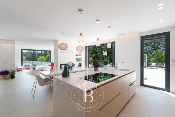 Valbonne, Maison 6 Chambres -  272 m² à vendre