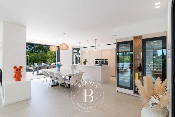 Valbonne, Maison 6 Chambres -  272 m² à vendre