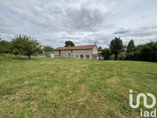 Maison 4 pièces de 87 m² à Monts-sur-Guesnes (86420)