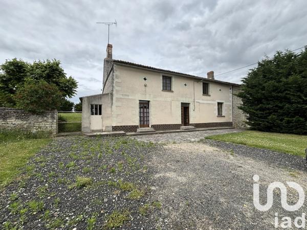 Maison 4 pièces de 87 m² à Monts-sur-Guesnes (86420)