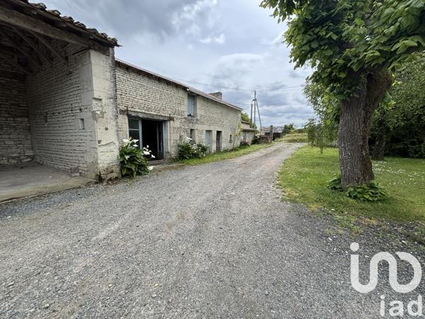 Maison 4 pièces de 87 m² à Monts-sur-Guesnes (86420)