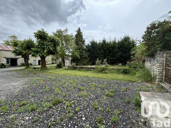 Maison 4 pièces de 87 m² à Monts-sur-Guesnes (86420)