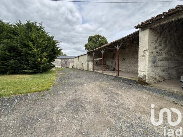 Maison 4 pièces de 87 m² à Monts-sur-Guesnes (86420)