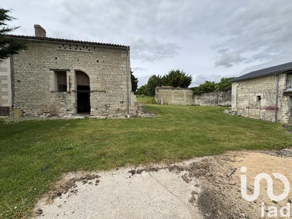 Maison 4 pièces de 87 m² à Monts-sur-Guesnes (86420)
