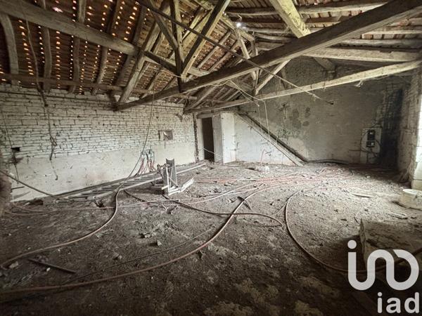 Maison 4 pièces de 87 m² à Monts-sur-Guesnes (86420)