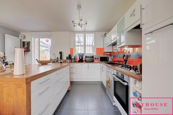 Maison
                                                                                                                                                                                                                                                                                                                        5 pièce(s)                                                                                                                                                                                                          4 chambre(s)                                                                                                                                                                                                          162.9  m²