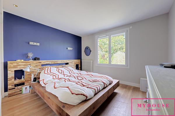 Maison
                                                                                                                                                                                                                                                                                                                        5 pièce(s)                                                                                                                                                                                                          4 chambre(s)                                                                                                                                                                                                          162.9  m²