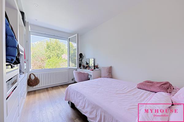Maison
                                                                                                                                                                                                                                                                                                                        5 pièce(s)                                                                                                                                                                                                          4 chambre(s)                                                                                                                                                                                                          162.9  m²