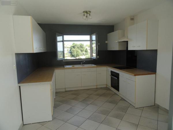 Maison individuelle à vendre à Saint-Gilles dans le Gard (30800), ref : 11411/425