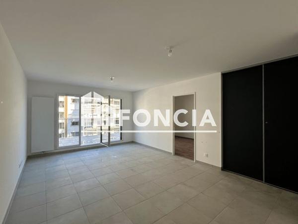 Location Appartement 2 pièces 51.9 m² - 26 RUE JEAN GIRARD MADOUX Chambery 73000