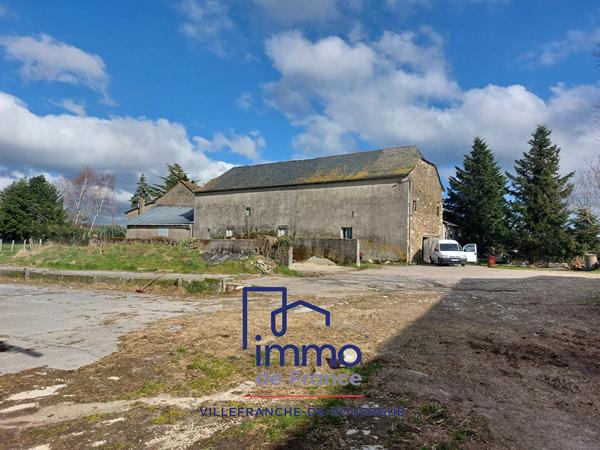 Corps de ferme sur 2ha22de terrain proche Rieupeyroux