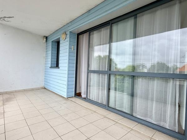 LES MINIMES – TERRASSE ET STATIONNEMENT !
