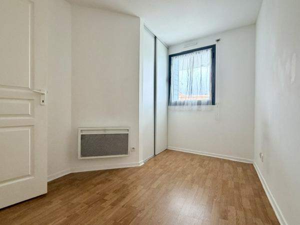 LES MINIMES – TERRASSE ET STATIONNEMENT !