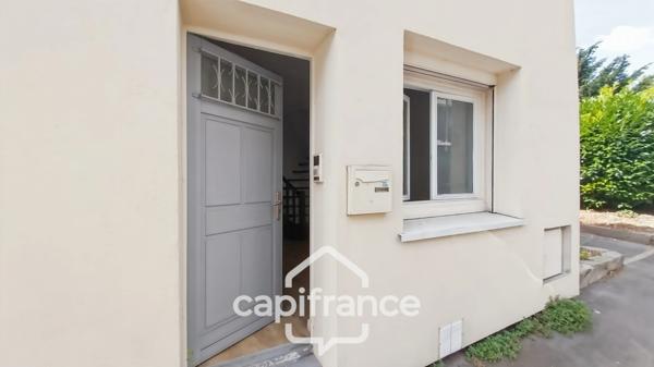 Montreuil-A vendre maison loft sur 2 niveaux + espace mezzanine-28m2 habitables-38 m2 au sol-Proche Mairie- Cave
