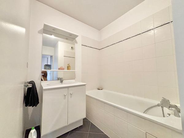 Résidence de standing de 2010, 3 pièces avec double box !