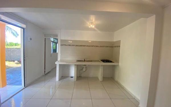 Appartement à louer    3 pièces • 46 m2 Le Moule